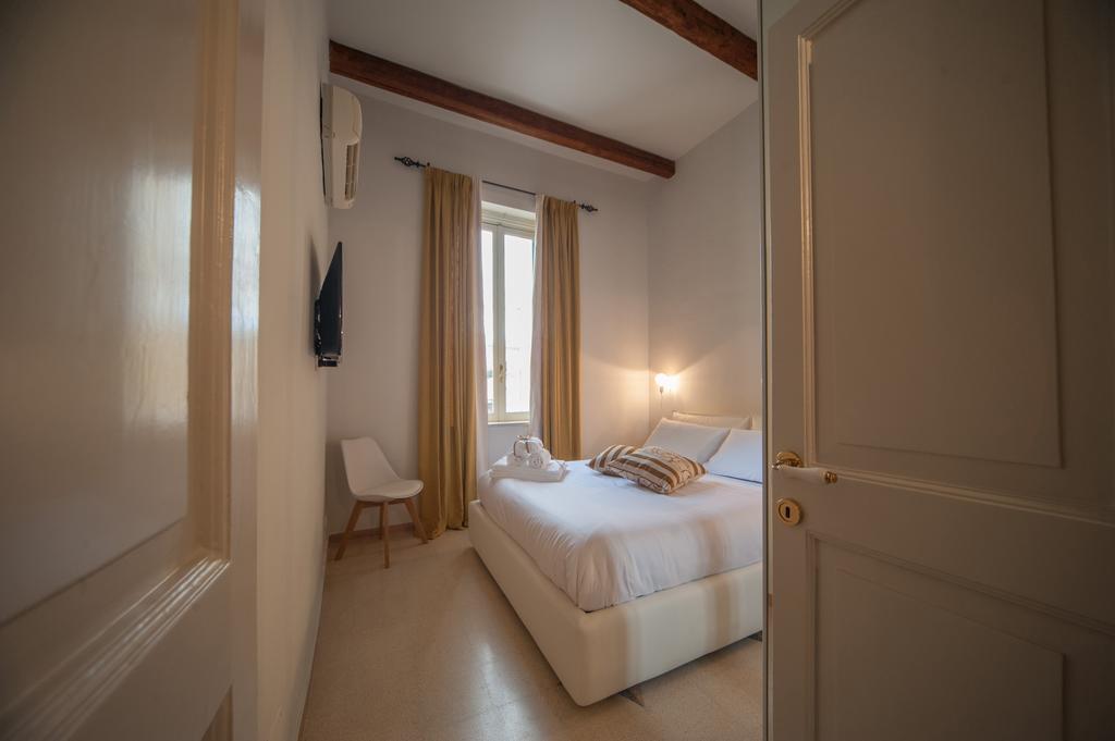 B&B Al Vico Trani Exterior photo